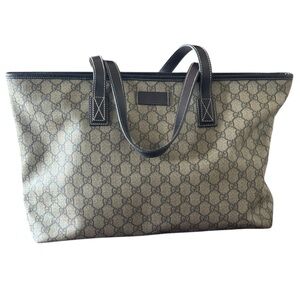 Gucci  Supreme  monogram tote bag with zipper closure